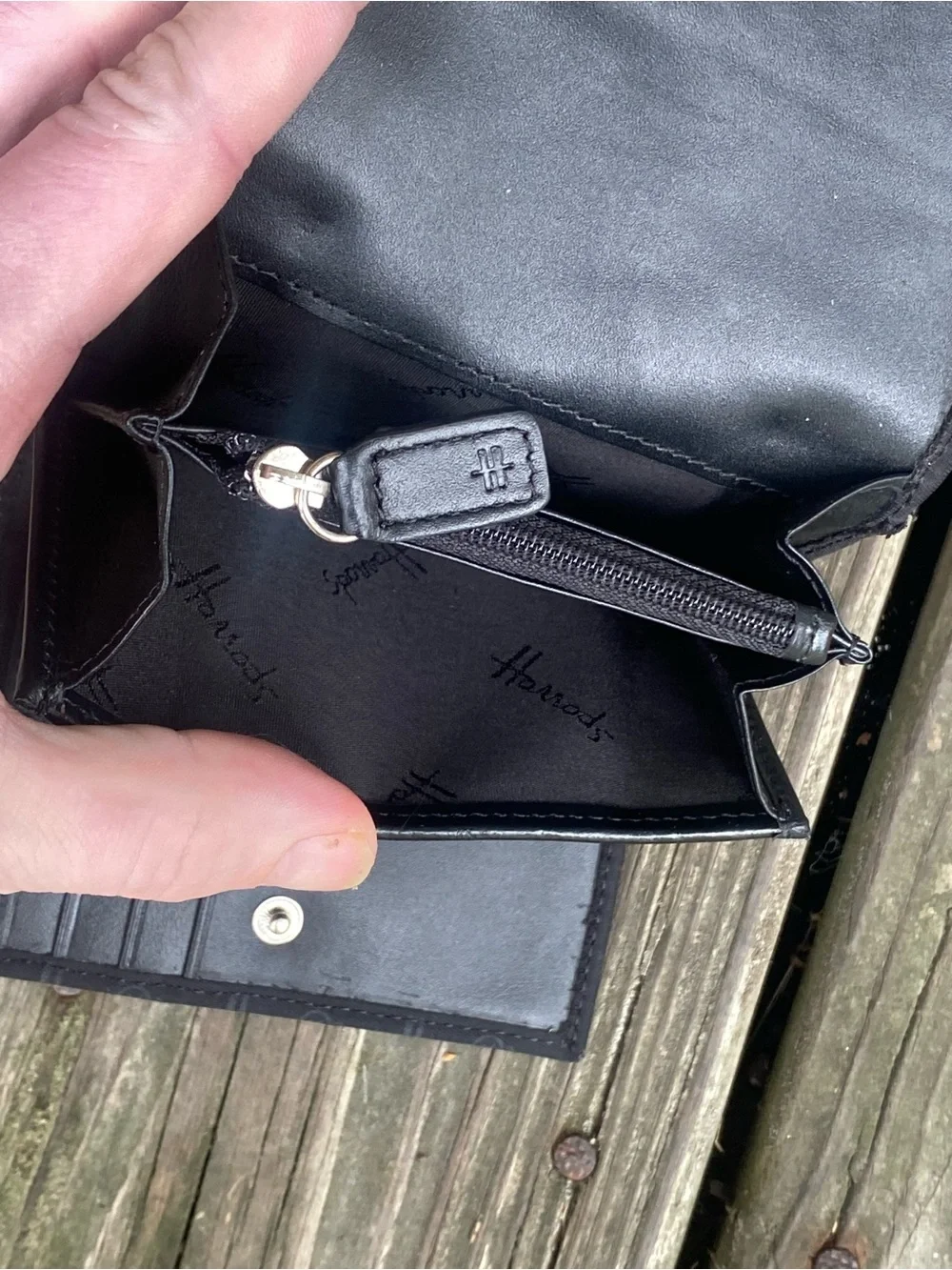 HARRODS LONDON KNIGHTBRIDGE- Black Embossed Wallet